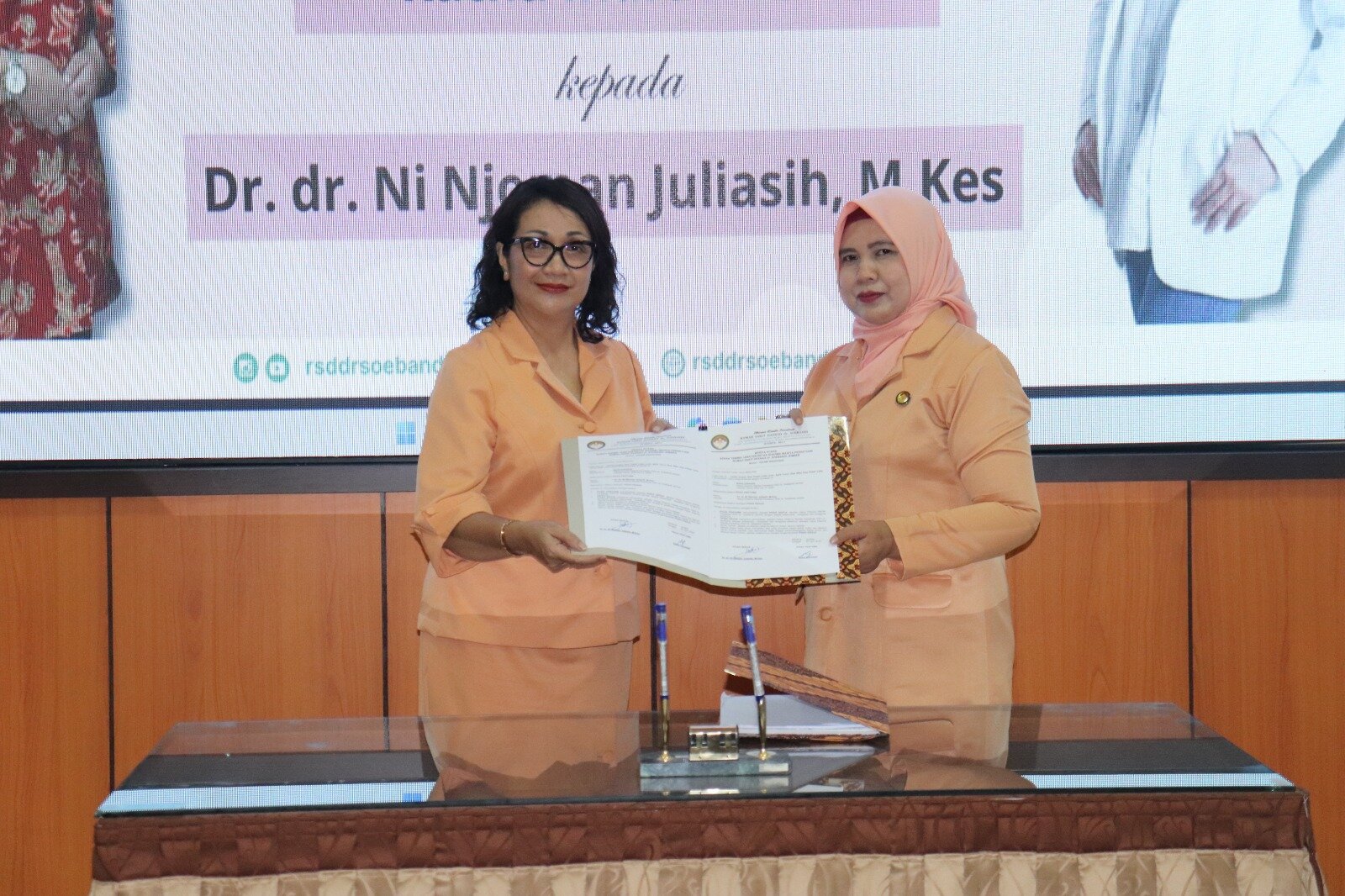 Dharma Wanita Persatuan RSD dr. Soebandi Jember Laksanakan Serah Terima Jabatan Ketua, Siap Tingkatkan Program Organisasi